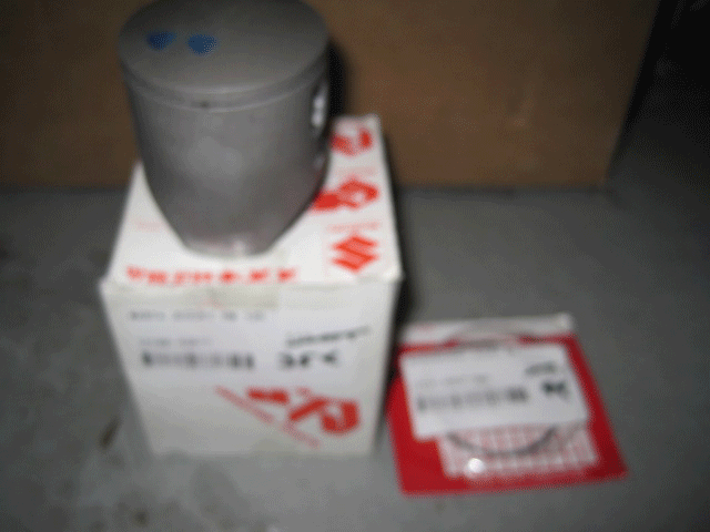 M�nt� ja renkaat Suzuki RM125