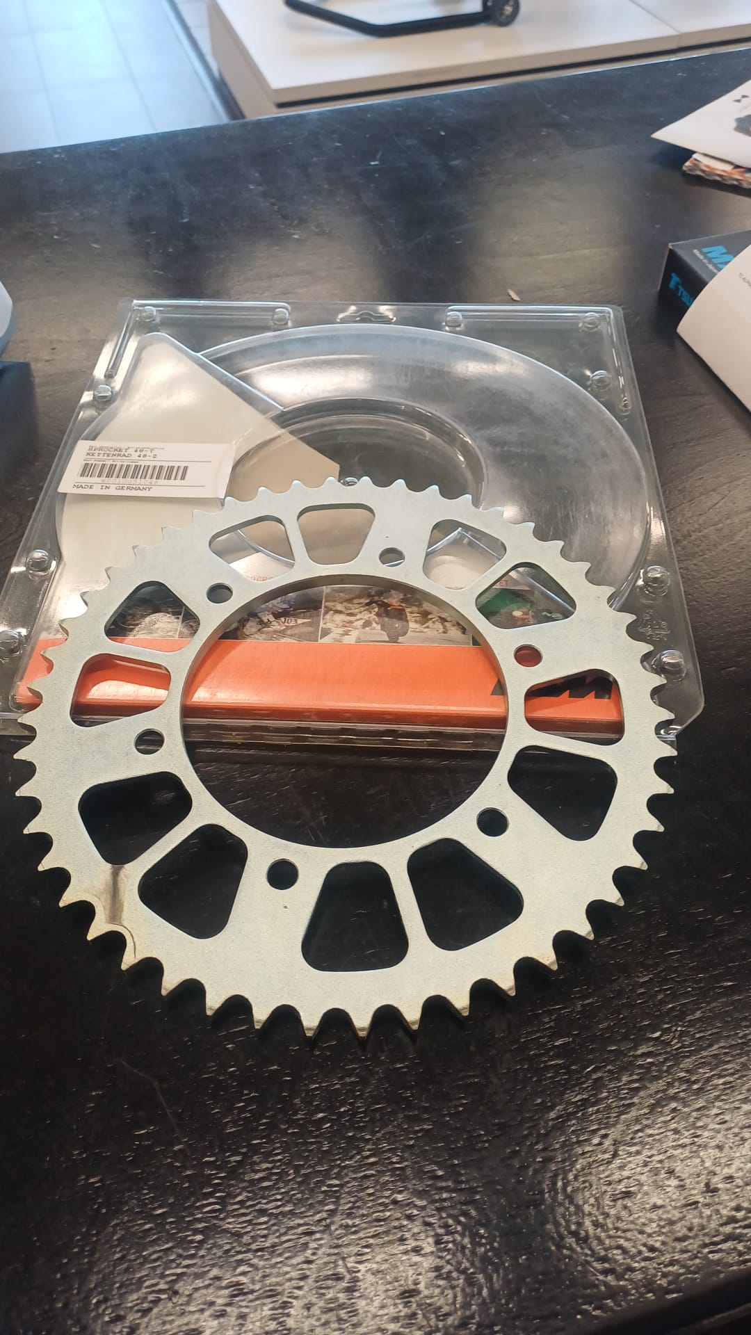 Takaratas KTM LC-8 48 hampainen