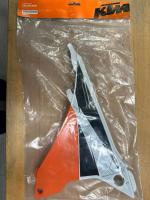 Ilmansuodatinkotelon Oikeanpuolen Muovi KTM EXC/EXC-F 2016 Detaljeilla