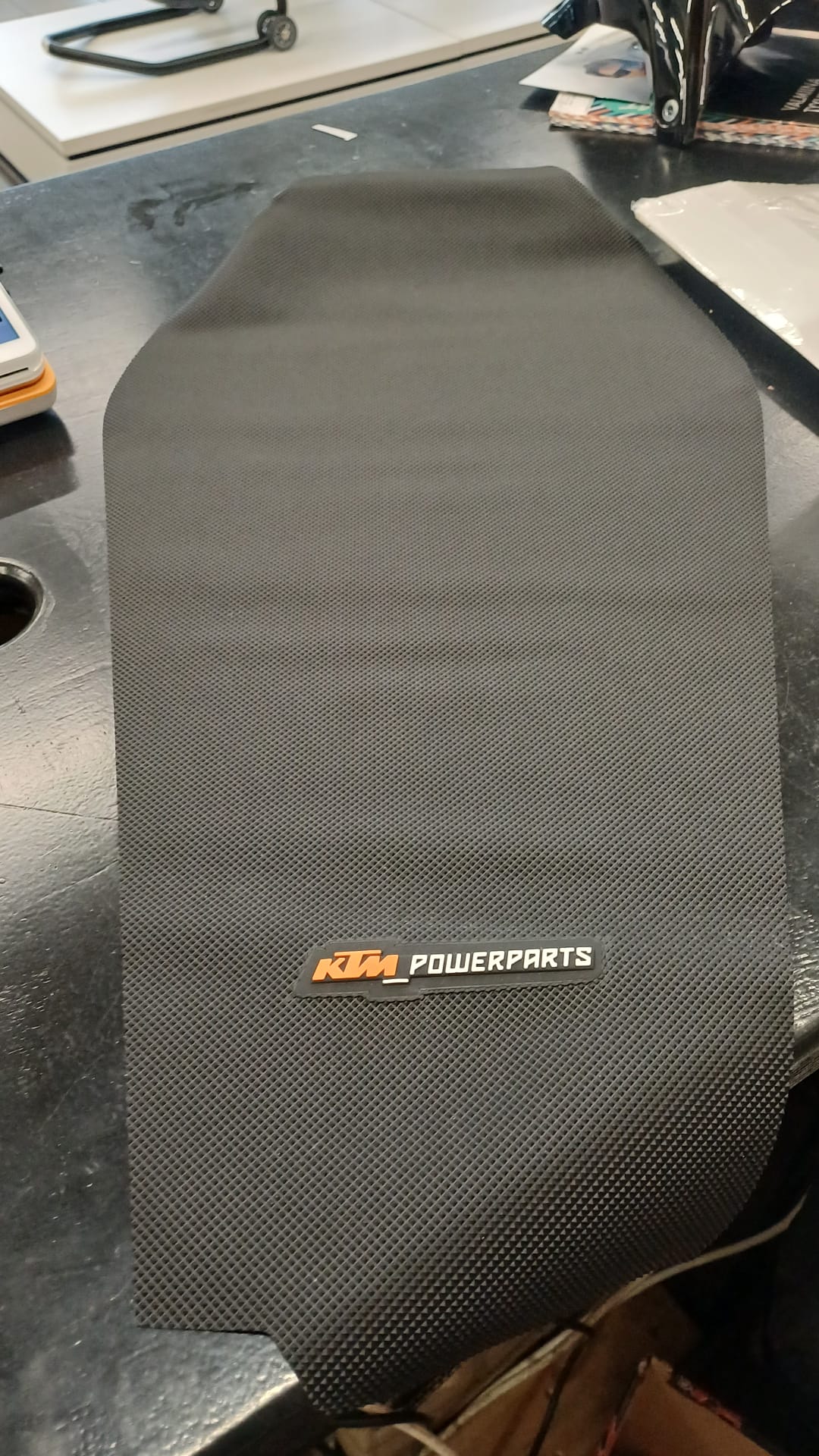 Universaali satulanp��llinen KTM