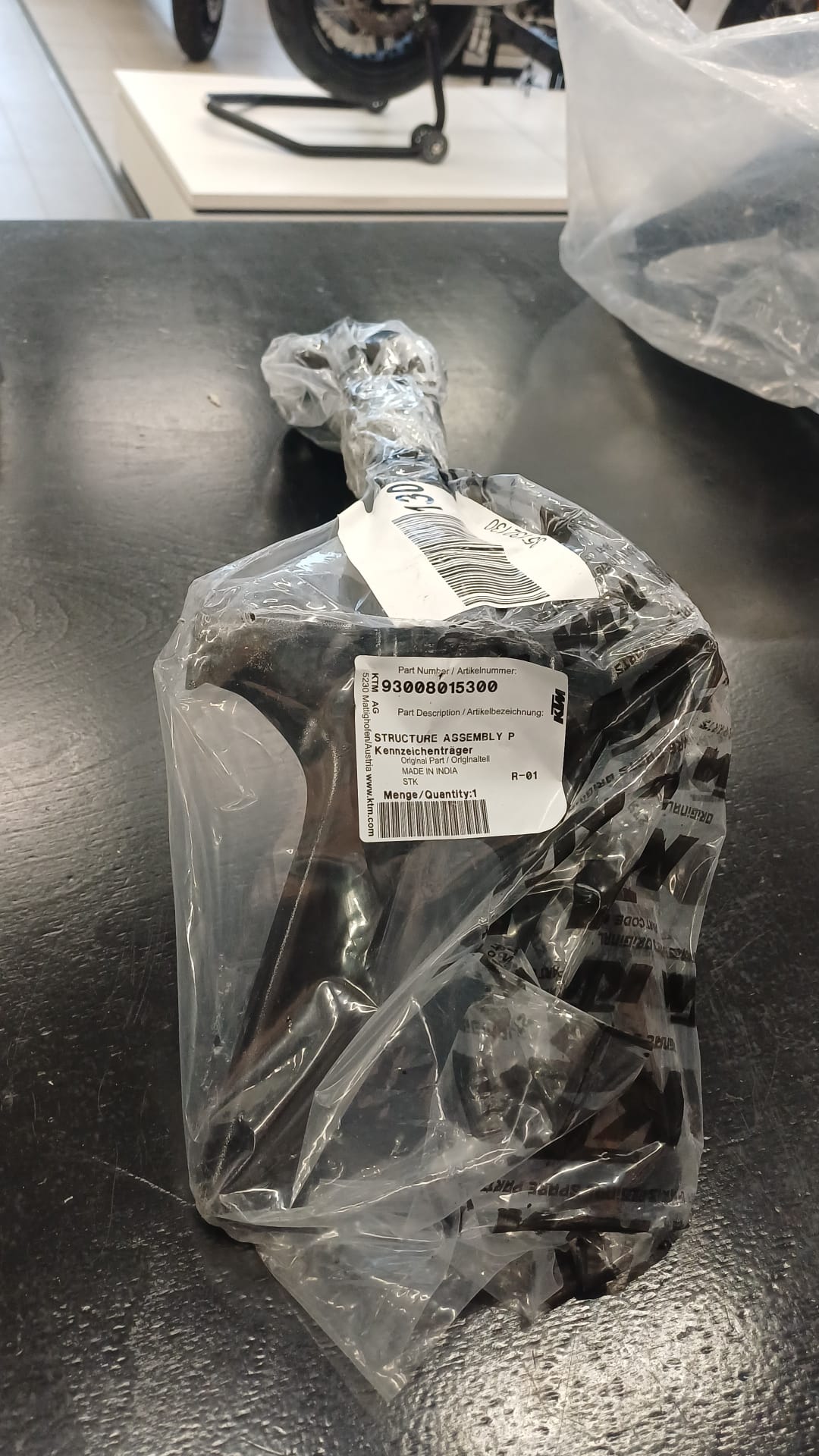 Takalokarin jatken tukimetalli 125 / 390 Duke