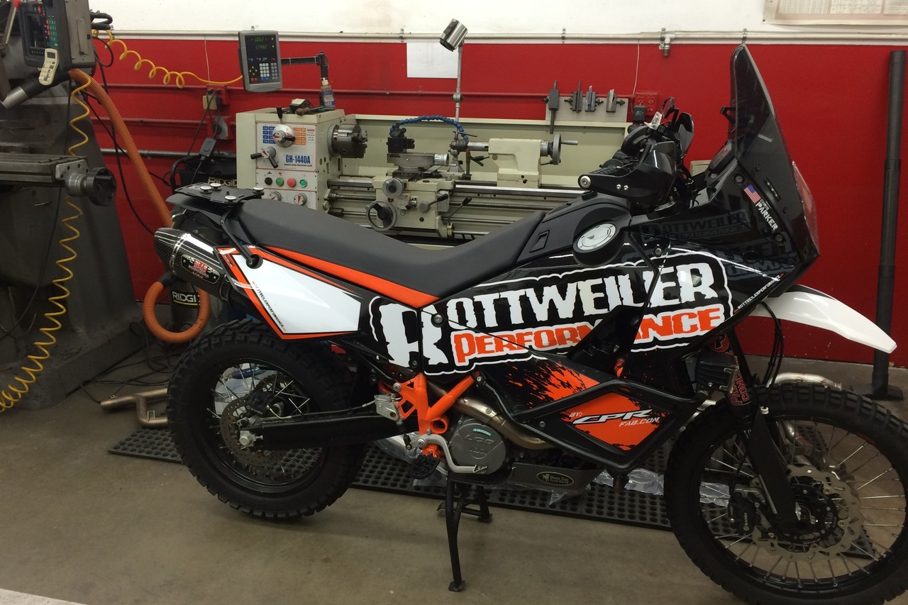 Motokeidas - Etulokasuojan Nostosarja KTM Adventure 990 - Rottweiler ...
